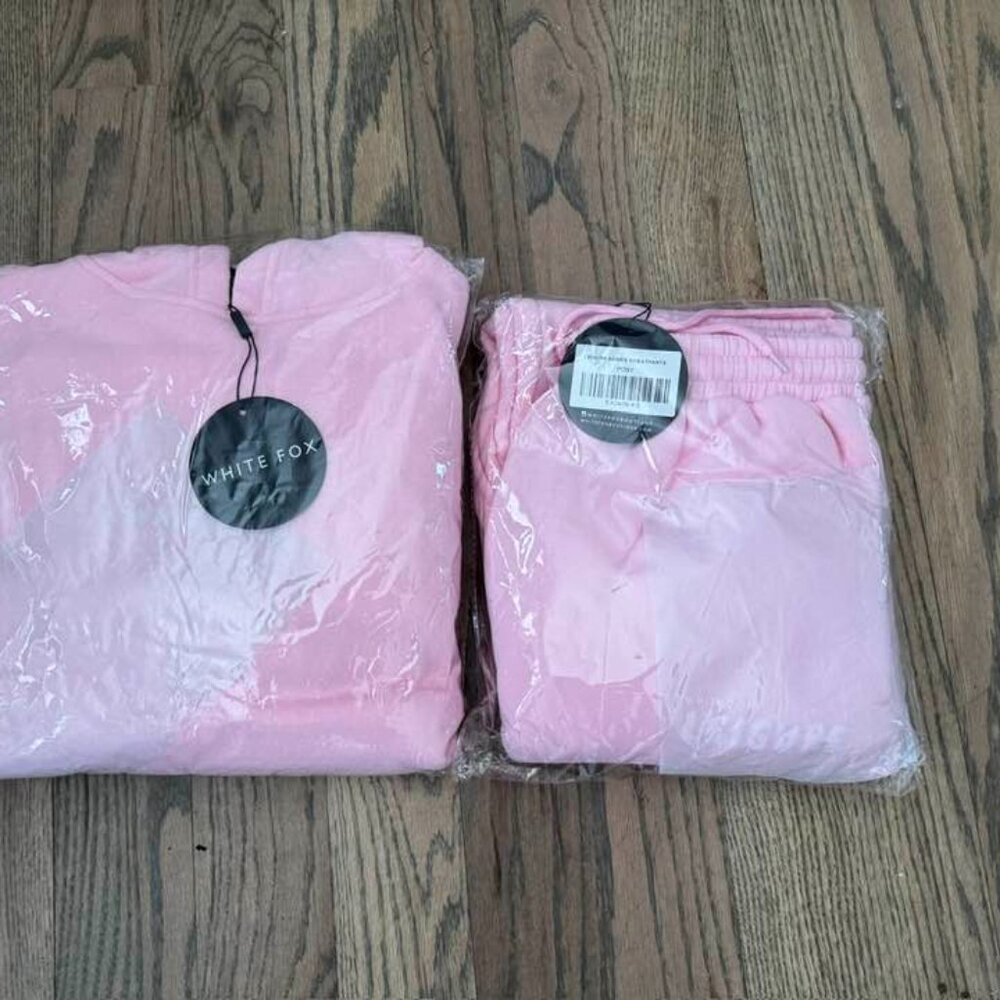 XS-S White Fox pink sweat suit
